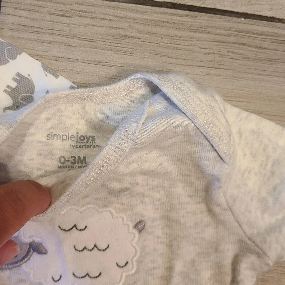 🍦Simple joys onesie Baby Animal bundle🪅